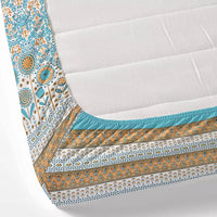 fitted bedsheet